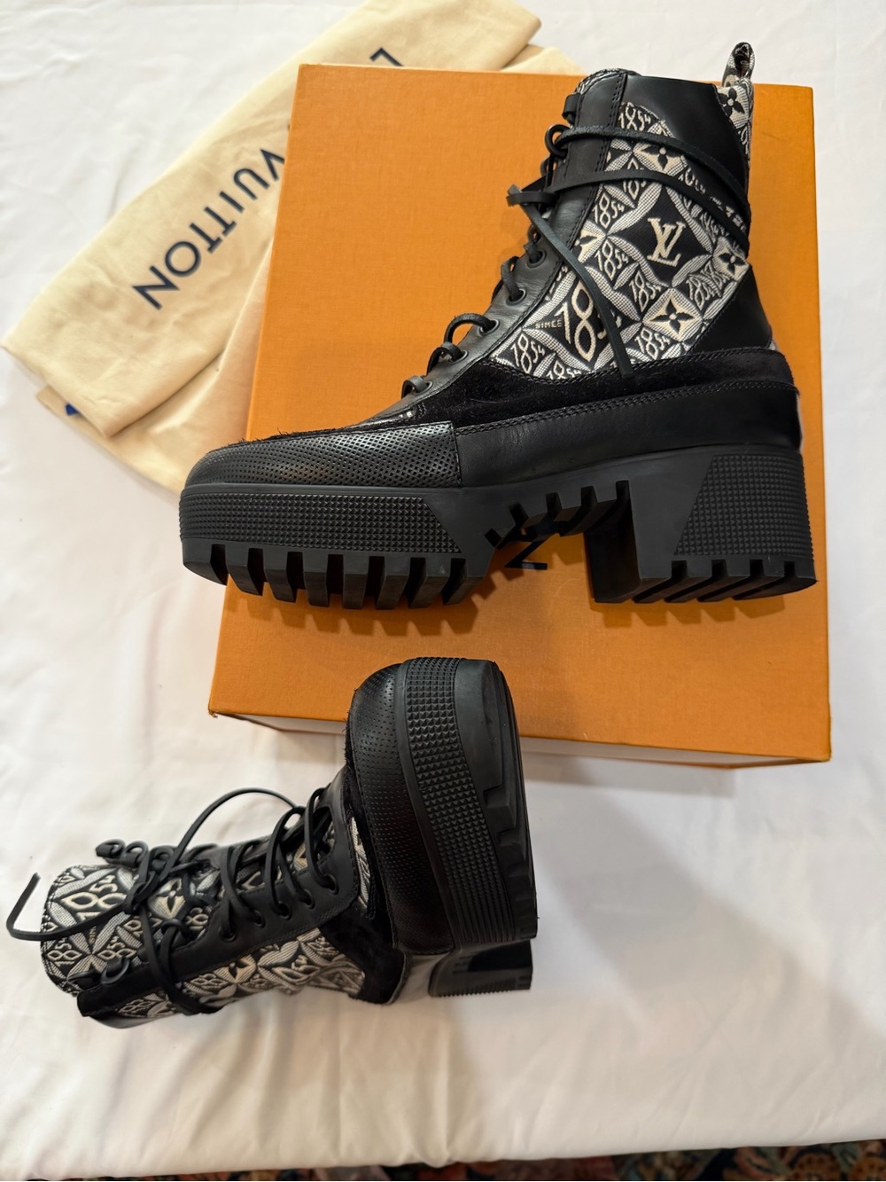 Boot - Picture 8 of 15